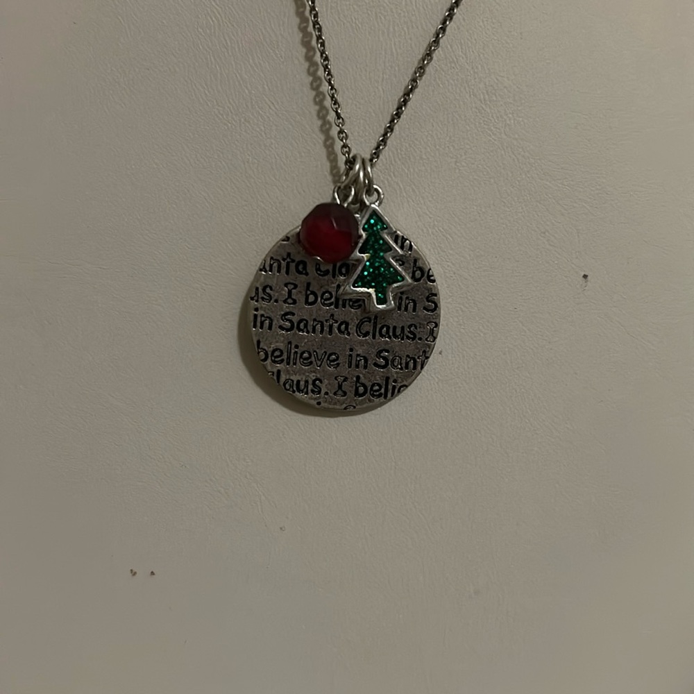 Christmas medallion (believe in Santa Claus ) charm necklace.🎄📍